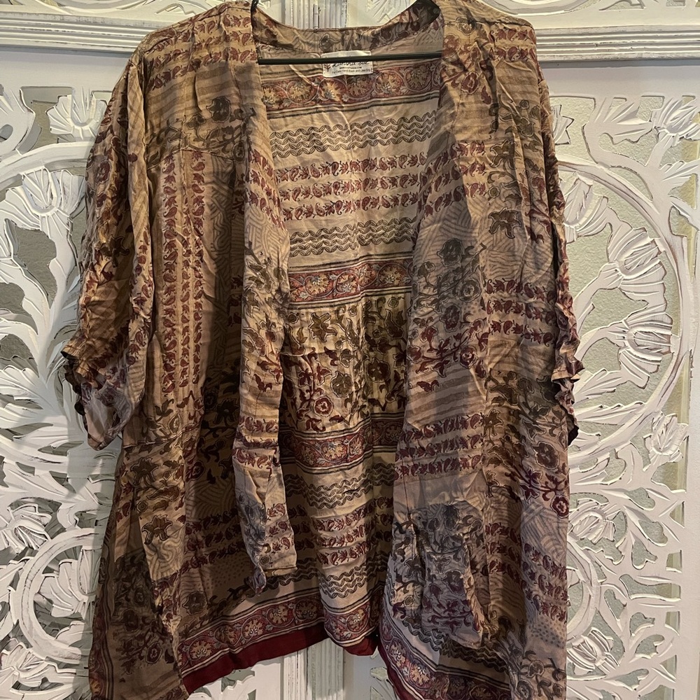 Kantha Bae In Flow top